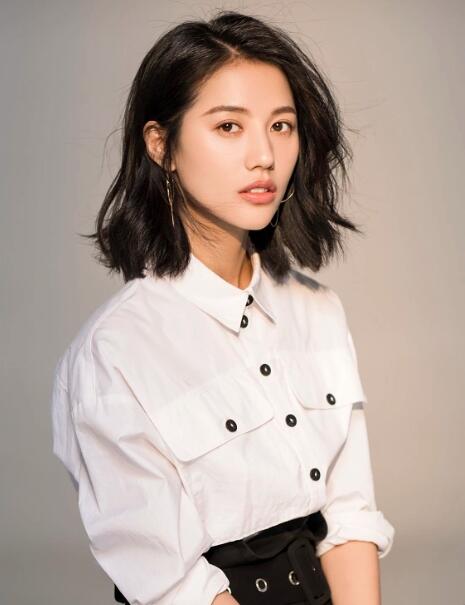 完蛋我被美女包围了钟甄扮演者